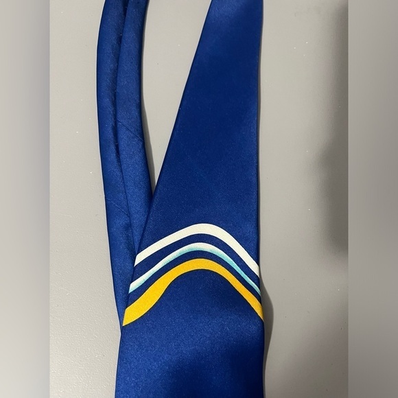 3/25$ (Mix&Match) Blue Fish Tie - Picture 6 of 6